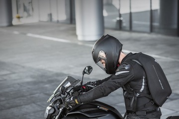 РЮКЗАК SHIMA AYRO Рюкзак для мотоцикла с мягкой подкладкой, черный, 24 л