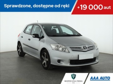 Toyota Auris I Hatchback 1.6 Valvematic 132KM 2010 Toyota Auris 1.6 Valvematic, Salon Polska