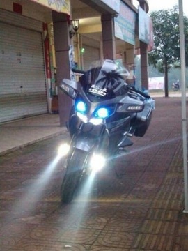 ГАЛОГЕННЫЕ СВЕТОДИОДНЫЕ ЛАМПЫ ДАЛЬНЕГО ДЕЙСТВИЯ ИЛИ ДВЕ ЧАСТИ