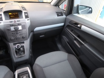 Opel Zafira B 1.9 CDTI ECOTEC 100KM 2007 Opel Zafira 1.9 CDTI, 7 miejsc, HAK, Klima, zdjęcie 7