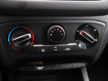 Hyundai i20 II Coupe 1.2 MPI 84KM 2017 Hyundai i20 1.2, Salon Polska, Serwis ASO, Klima, zdjęcie 12