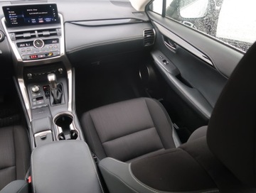 Lexus NX I SUV Facelifting 300h 197KM 2019 Lexus NX 300h, Salon Polska, Serwis ASO, 4X4, zdjęcie 7
