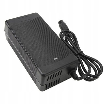 ŁADOWARKA AKUMULATORA AC100 DO 240 V 48 V 2 A Z 3-BOLCOWĄ KUGOO M4 PROM4