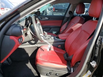 Alfa Romeo Giulia II Sedan Facelifting 2.0 Turbo 280KM 2021 Alfa Romeo Giulia Sport, 2021r., 2.0L 2.0 Benzyna 280KM, zdjęcie 7