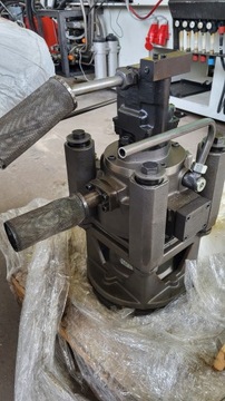 Гидронасос, комплект гидронасосов Bosch + Parker