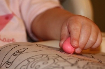 CRAYON ROCKS CRAYONS в коробке по 64 штуки, 16 цветов