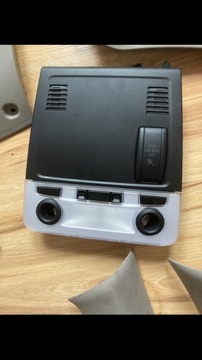 Центральный бардачок, накладки на пороги, рабочий стол BMW E82 E87