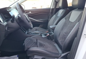 Opel 2024 Opel Grandland 1.2 T mHEV Ultimate SS eDTC6 1.2 Benzyna 136KM, zdjęcie 10