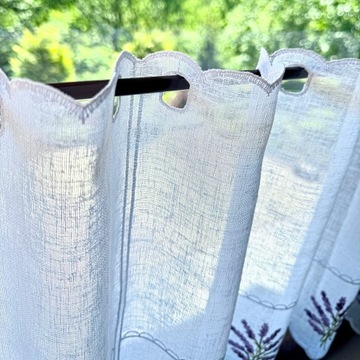 Льняная кухонная штора Заздростка белая с вышивкой лаванда высота 90 см