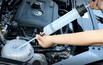 РУЧНОЙ ИНСТРУМЕНТ ДЛЯ ЗАМЕНЫ ТОРМОЗНОЙ ЖИДКОСТИ 500CC