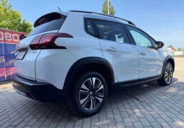 Peugeot 2008 I SUV Facelifting 1.2 PureTech 110KM 2017 Peugeot 2008 1.2 T NAVI Ledy Panorama dach 1.2 Benzyna 110KM, zdjęcie 15