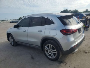 Mercedes GLA II 2021 Mercedes-Benz GLA 2021 MERCEDES-BENZ GLA 250 2.0 Benzyna 221KM, zdjęcie 2