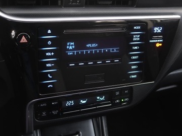 Toyota Auris II Touring Sports Facelifting 1.6 Valvematic 132KM 2018 Toyota Auris 1.6 Valvematic, Salon Polska, GAZ, zdjęcie 11