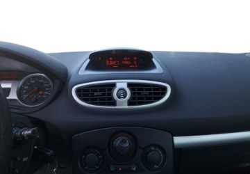 Renault Clio III Hatchback 5d 1.5 dCi 86KM 2009 Renault Clio Renault Clio III Zadbany Oszczedny Klima 1.5 DCi 86KM, zdjęcie 13