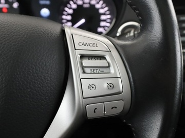 Nissan Qashqai II Crossover 1.6 dCi 130KM 2015 Nissan Qashqai automat navi klima auto kamera 360, zdjęcie 27