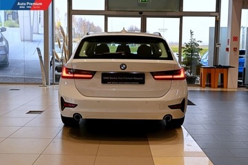 BMW Seria 3 G20-G21 2021 BMW Seria 3 318d TouringFV23LED Fog LightsModel AdvantageBMW Individual, zdjęcie 16