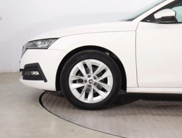 Skoda Octavia IV Liftback 1.5 TSI EVO 150KM 2023 Skoda Octavia 1.5 TSI, Salon Polska, zdjęcie 13