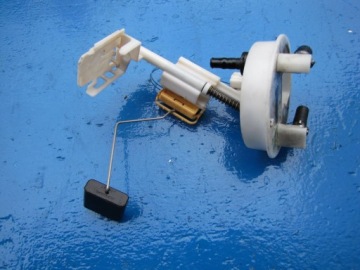 MERCEDES CLS 219 320 3.2 CDI Sensor des Kraftstoffsbehälters PLYWAK