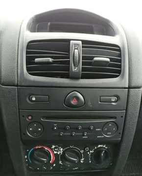 Renault Clio III Hatchback 5d 1.2 i 16V 75KM 2005 Renault Clio Renault Clio 1.1 Benzyna 75KM, zdjęcie 9