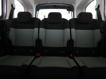 Citroen Berlingo III Osobowy M 1.2 PureTech 110KM 2019 Citroen Berlingo Navi Hak Czujniki parkowania, zdjęcie 17