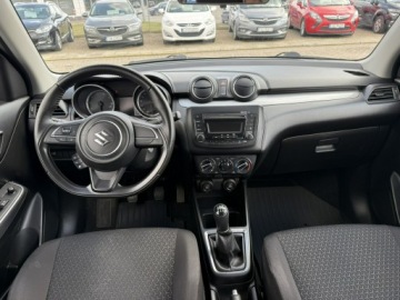 Suzuki Swift VI Hatchback 1.2 DualJet 90KM 2017 Suzuki Swift 1,2 benzyna 90KM, zdjęcie 8