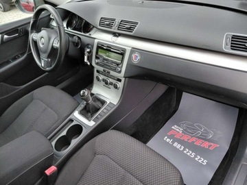 Volkswagen Passat B7 Variant 2.0 TDI CR DPF BlueMotion 140KM 2014 Volkswagen Passat Grzane fotele Klimatronik 2xPDC Alu Tempomat Hak 2.0, zdjęcie 11