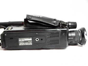 Аналоговая камера SONY CCD-V90E HANDYCAM PRO + аксессуары