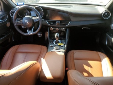 Alfa Romeo Giulia II Sedan Facelifting 2.0 Turbo 280KM 2023 Alfa Romeo Giulia Ti 2023 2.0l 2.0 Benzyna 280KM, zdjęcie 8
