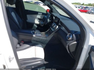 Mercedes GLC C253 2021 Mercedes-Benz GLC 43 Amg 4Matic 2021 3.0 Benzyna 385KM, zdjęcie 10