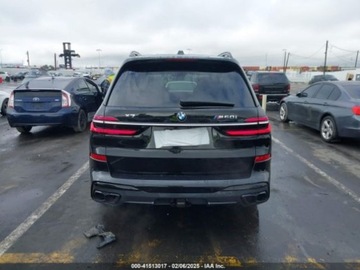 BMW X7 2023 BMW X7 M60I 2023 4.4l 4.4 Benzyna 523KM, zdjęcie 3