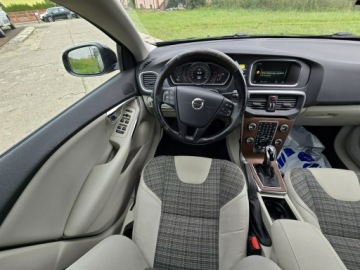 Volvo V40 II Hatchback Facelifting 2.0 D3 150KM 2016 Volvo V40 led RDesign Bezwypadkowy, zdjęcie 16