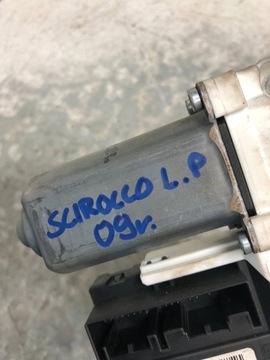 MOTOREK OKNO LEVÝ PŘEDNÍ VW SCIROCCO III 1K0959793R