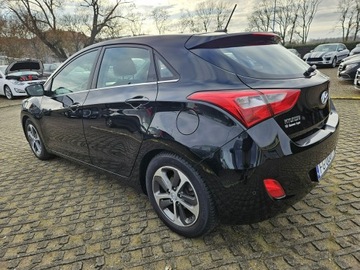 Hyundai i30 II Hatchback 5d 1.6 GDI 135KM 2015 Hyundai i30 1,6 benzyna 135KM nawigacja kamera, zdjęcie 2