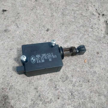 BMW E39 sedan siłownik klapy bagażnika VDO 8377569