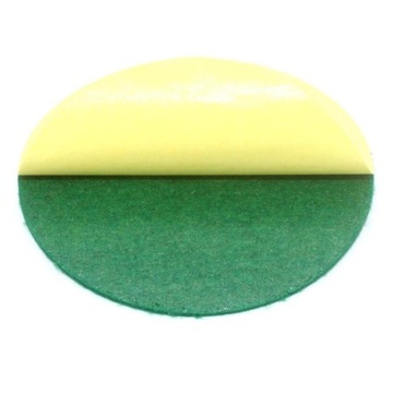 4 красочных толкателя для аэрохоккея и 8 дисков диаметром 96 мм со сменным фетровым дном.