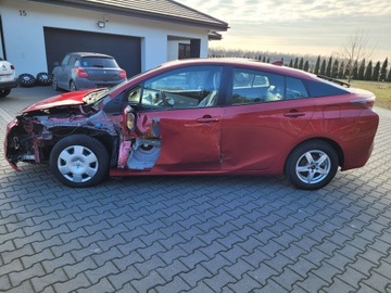 Toyota Prius IV 2016 Toyota Prius HYBRID skóry xenon Navi 110 tys km, zdjęcie 6