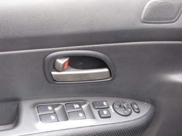 Kia Carens III 2.0 i 16V 144KM 2007 Kia Carens 2007 benzyna przebieg 108800km, zdjęcie 5