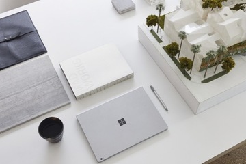 Ноутбук Microsoft Surface Book 2 13,5 дюйма, Intel Core i7, 8 ГБ/256 ГБ, серебристый