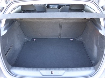 Peugeot 308 II Hatchback Facelifting 1.2 PureTech 110KM 2019 Peugeot 308 1.2 PureTech, Salon Polska, zdjęcie 13