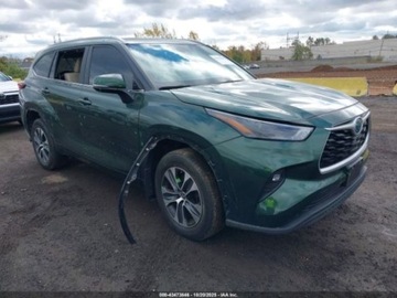 Toyota Highlander III 2023 Toyota Highlander 2023 TOYOTA HIGHLANDER HYBRID XLE 2.5 Hybryda 186KM, zdjęcie 1