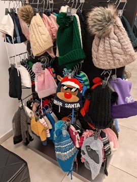 Шерстяные шапки 13,99 зл./кг 1 тип/опт, сортировка по весу