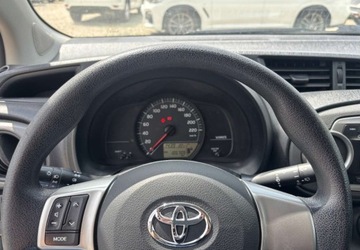 Toyota Yaris III Hatchback 5d 1.0 VVT-i 69KM 2011 Toyota Yaris Niski Przebieg Benzyna 70KM, zdjęcie 7