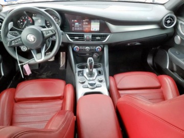 Alfa Romeo Giulia II Sedan Facelifting 2.0 Turbo 280KM 2023 Alfa Romeo Giulia Ti 2023 2.0l 2.0 Benzyna 280KM, zdjęcie 8