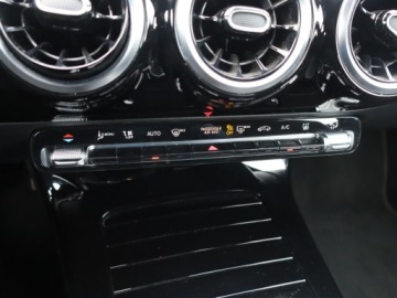 Mercedes Klasa A W177/V177 Hatchback Plug-In 1.3 250e 218KM 2020 Mercedes A A 250 e, Salon Polska, 1. Właściciel, zdjęcie 11