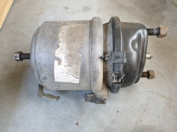 AROCS ACTROS MP4 MP5 SIŁOWNIK HAMULCOWY HAMULCÓW PRAWY ARFESAN 0244202718