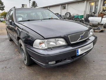 VOLVO V70 И ПЕРЕДНЕЕ ПРАВОЕ КРЫЛО