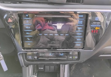 Toyota Auris II Touring Sports Facelifting 1.6 Valvematic 132KM 2018 Toyota Auris 2018r, 1.6 Benzyna. Uszkodzony prawy przod i bok. Jezdzi 1.6, zdjęcie 12