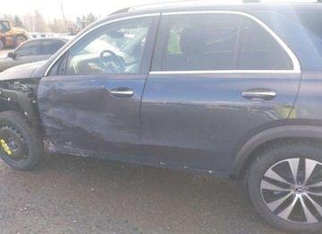 Mercedes GLE V167 2024 Mercedes-Benz GLE 2024, 2.0L, 4x4, od ubezpieczalni 2.0 Benzyna 255KM, zdjęcie 1