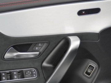 Mercedes CLA C118/X118 Shooting Brake Facelifting 1.3 200 163KM 2025 CLA 200 AMG Line Shooting Brake 1.3 (163KM) 2025, zdjęcie 11