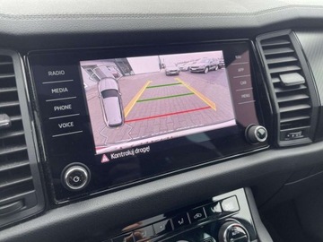 Skoda Kodiaq I SUV Facelifting 1.5 TSI 150KM 2023 Skoda Kodiaq TSI 2X4 150KM Sportline 7 os 1.5 Benzyna 150KM, zdjęcie 16